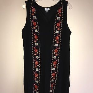 OLDNAVY embroidered black dress